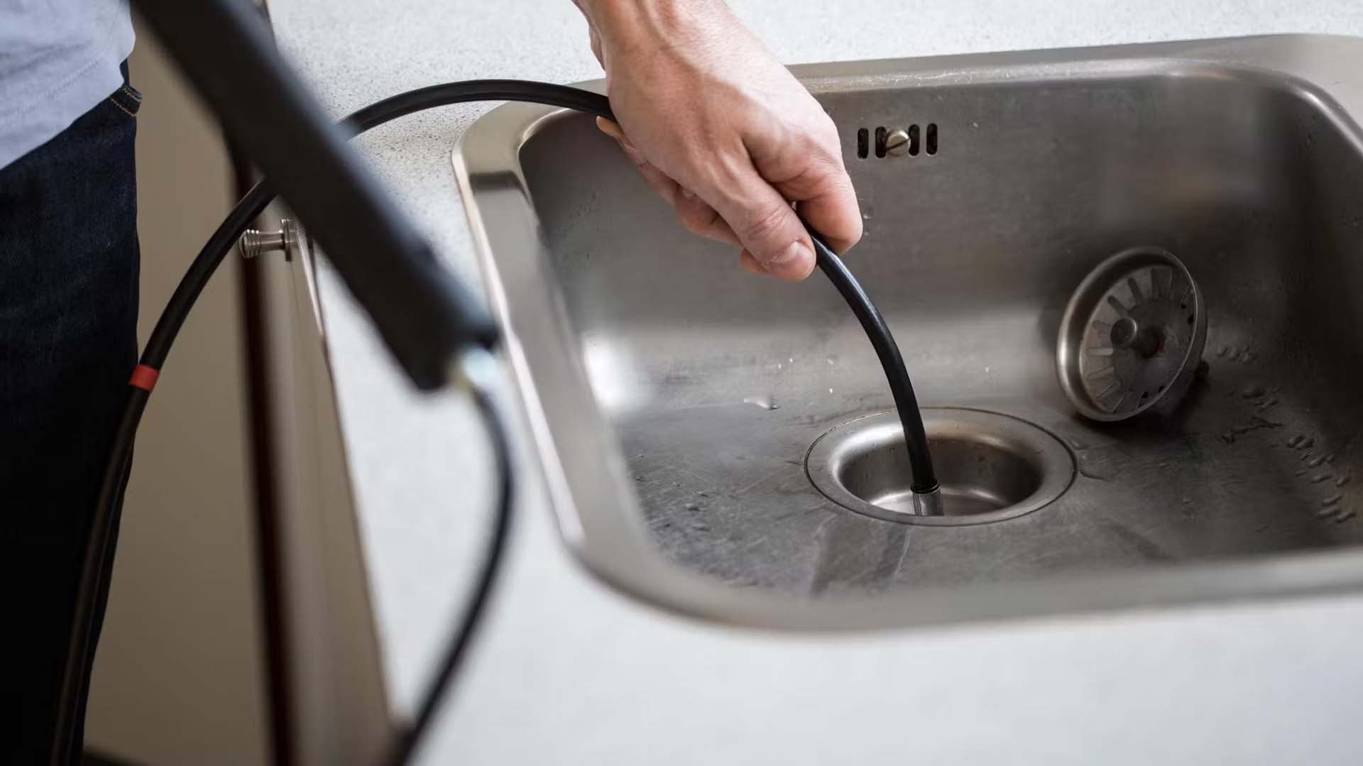 Keukenafvoer laten ontstoppen door Loodgieter Erasmus in Rotterdam